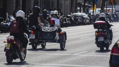 Motos circulant per Barcelona.