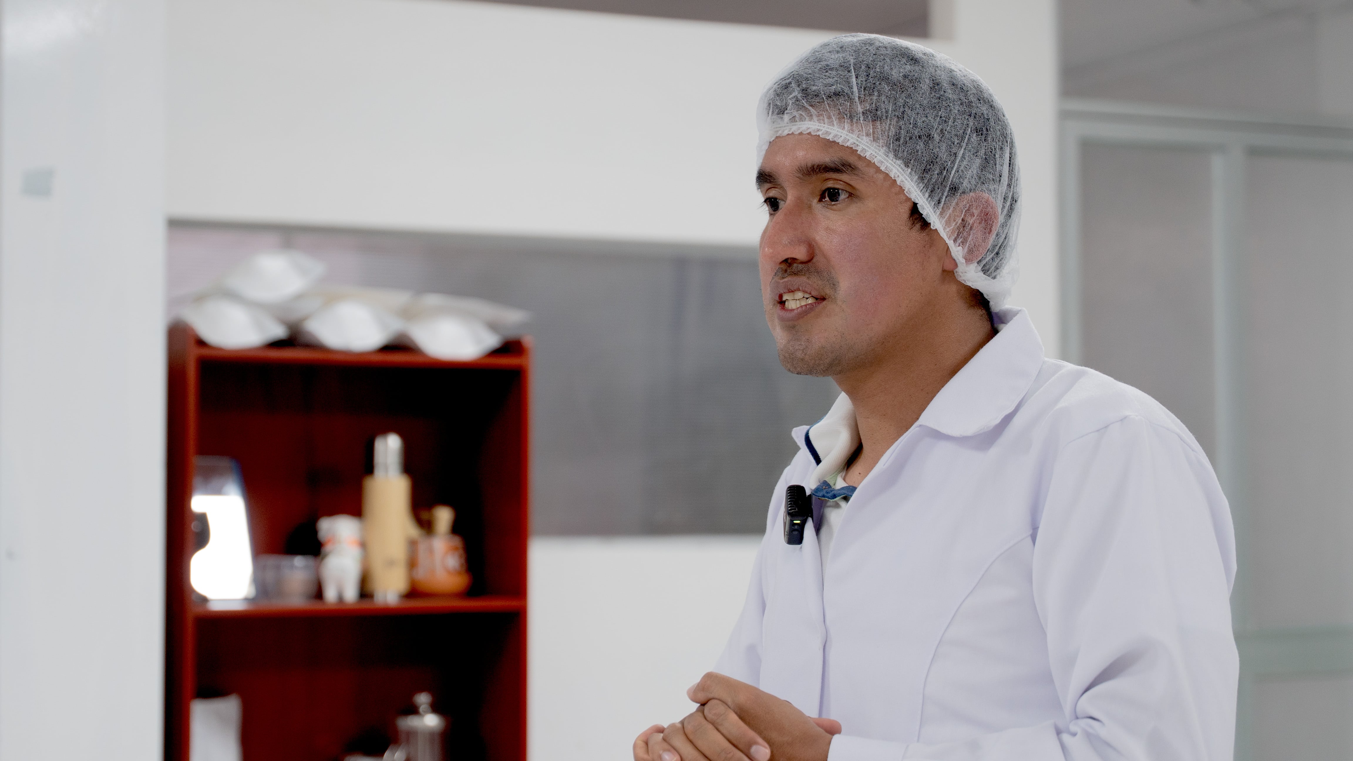 Julio Garay Barrios durante una exposición en la región Ayacucho.