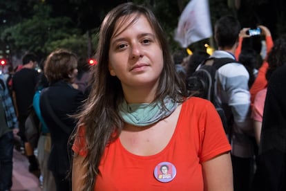 Ariane acredita que é preciso ocupar as ruas com a chegada do Governo Temer.  “O clima está muito complicado, principalmente após a votação do dia 17 de abril. Nós estamos testemunhando um capítulo triste da história do país. Eu entendo que esse plano de governo do Temer é um retrocesso em diversas áreas. Na cultura, por exemplo, já há uma sinalização muito negativa. Seguiremos na luta e o impeachment me traz a certeza de que precisamos estar cada vez mais nas ruas.”