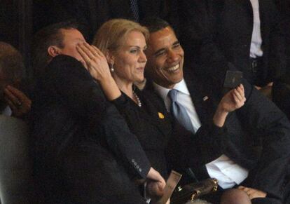 El pol&eacute;mico &#039;selfie&#039; de David Cameron, Helle Thorning Schmidt y Barack Obama, en el homenaje a Nelson Mandela.