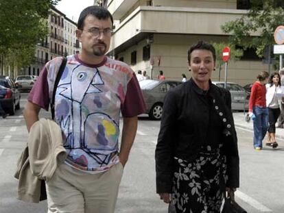 Juan José Petrikorena y Jone Goirizelaia, abogada de los tres miembros de EHAK.