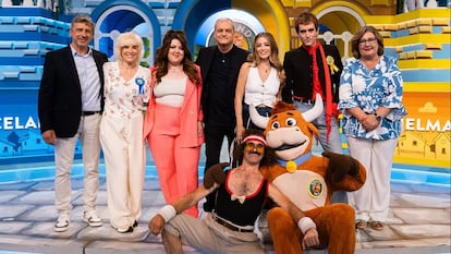 Los participantes del primer programa de 'Grand Prix' de 2025, con Lalachus como nueva copresentadora.