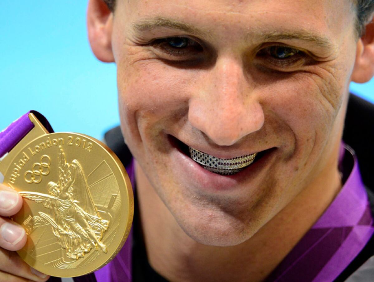 Ryan Lochte y otros famosos que coquetean con el 'bling bling' dental |  Fotos | Famosos | S Moda | EL PAÍS, image size:1200x906