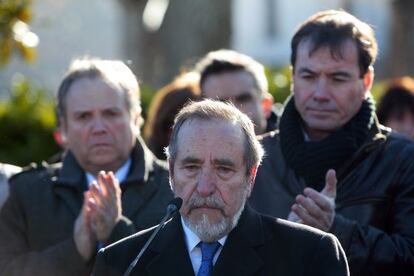 Barranco, en primer plano, ayer en La Almudena. Detr&aacute;s, Carmona (izquierda) y G&oacute;mez. 