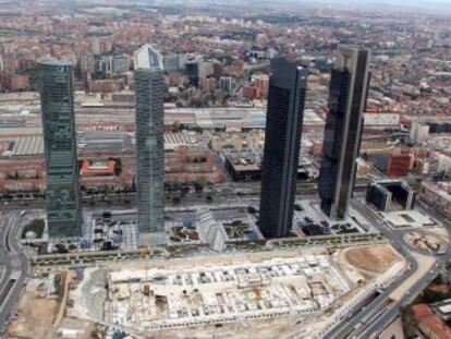 Vista aérea de la parcela del Centro de Convenciones de la Castellana, que el Ayuntamiento descarta terminar.