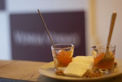 'Petiscos' (aperitivos) que acompañan las catas en la tienda Venha Vinho, en Lisboa.