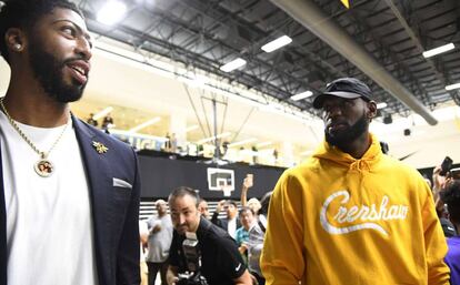 Anthony Davis y LeBron James.