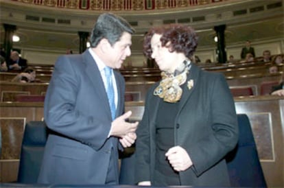 Federico Trillo-Figueroa y Ana Palacio, ayer en el Congreso.