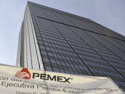 Vista de la Torre Corporativa de Petróleos Mexicanos (PEMEX), ubicada en Ciudad de México. EFE/Archivo