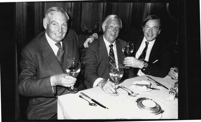 En 1983 los tres autralianos miembros del 'Guinea Pig Club' que aún vivían se reunieron para cenar. Se llamaban George Taylor, Ken Gilkes y Freeman Strickland.