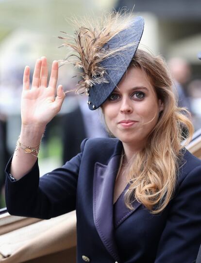 La princesa Beatrice, muy discreta, a su llegada al hipódromo. 