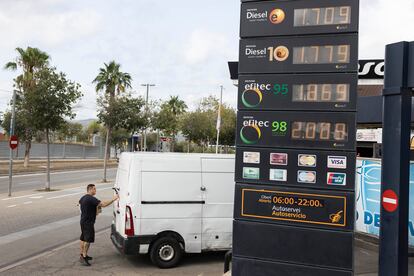 Imagen de una gasolinera en Sant Just Desvern, en Barcelona.