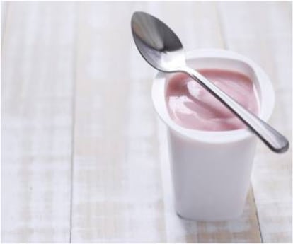 Los yogures suelen contener edulcorantes bajos en calorías.