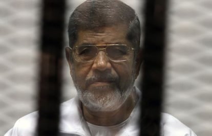 Morsi, durante una vista judicial, el pasado mes de mayo.