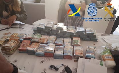 Material incautado por las autoridades españolas a la organización de tráfico de hachís.
