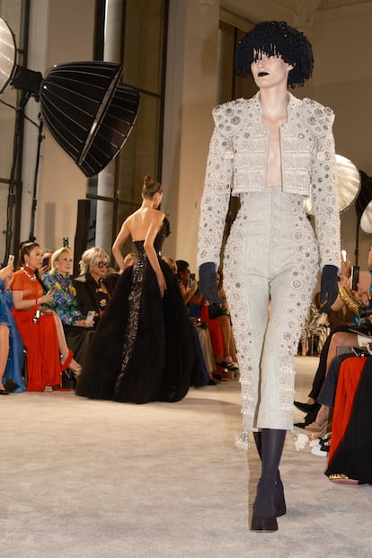 SCHIAPARELLI ALTA COSTURA O-I 2025/26 Desfile