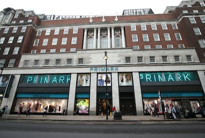 Amancio Ortega compró a los grupos Land Securities y Frogmore por unos 400 millones de libras este edificio ubicado en Oxford Street, cuyo principal inquilino es Primark, competidor de Zara, y que cuenta con una superficie de 20.000 metros cuadrados.