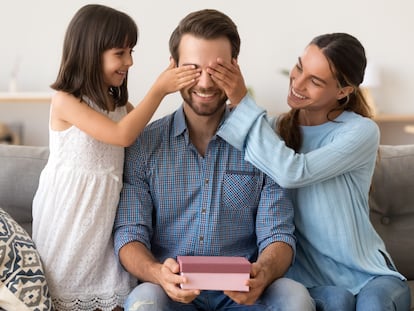 ¿Todavía sin ese obsequio tan especial para el Día del Padre? En EL PAÍS Escaparate te proponemos siete chollos con los que acertar.