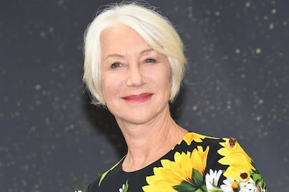 Helen Mirren (72 años)

“Soy una mujer a la que le encanta el maquillaje y la ropa. Conforme me hago mayor, no tengo tan buen aspecto como antes, pero me importa una mierda”, declaraba la actriz al Daily Mail. En la misma entrevista afirmó que "envejecer no es para cobardes". Y ella demuestra que, sin lugar a dudas, es una valiente.