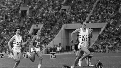 Ovett, primero en los 800m de Mosc&uacute; 80. Coe, con el dorsal 251, fue segundo.