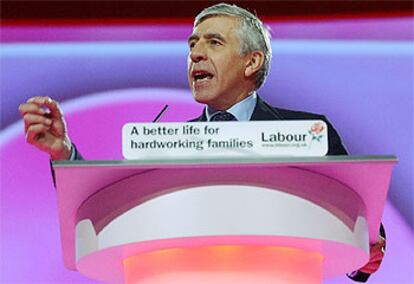 El ministro británico de Exteriores, Jack Straw, durante su discurso en el Congreso del Partido Laborista en Brighton.