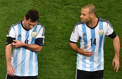 Messi y Mascherano, en el partido ante Holanda