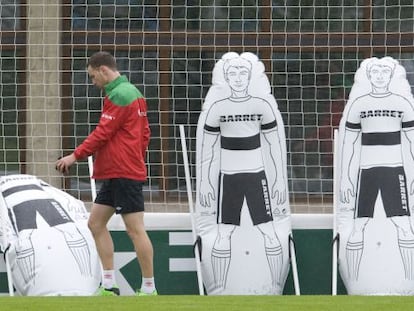 Amorebieta, durante un entrenamiento del Athletic.