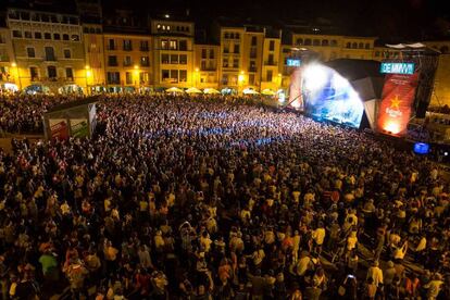 Ambiente en el escenario principal del Mercat de Música Viva de Vic en la pasada edición.