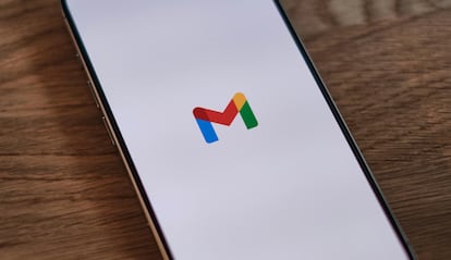 Logo de Gmail en un Android