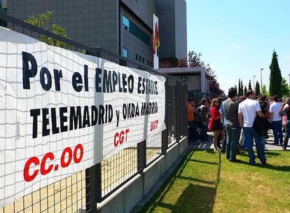 Concentración ante la sede de Telemadrid por reivindicaciones laborales.