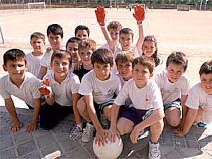 El equipo de fútbol Gredos San Diego C, el jueves pasado después de un entrenamiento.