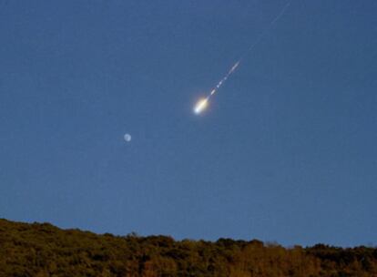 Caída del meteorito Villalbeto de la Peña desde Santa Columba de Curueño (León).