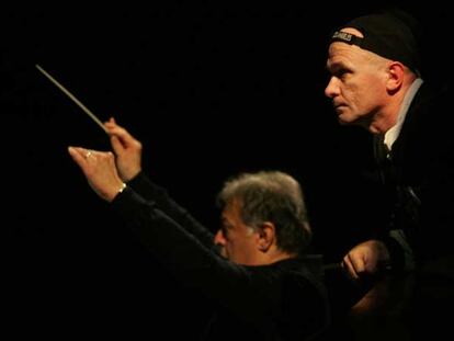 Zubin Mehta (izquierda) y Carlos Padrissa, en un ensayo de 'El oro del Rin', de Wagner.