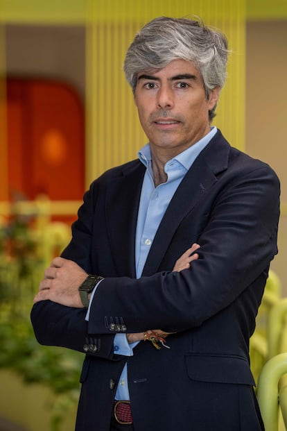 Alfonso Díaz del Río asume la presidencia de IFMA España, capítulo español de la International Facility Management Association. Es Ingeniero de caminos, canales y puertos por la Universidad Politécnica de Madrid y Executive MBA por Esade Business School. Actualmente es director de estrategia y mercados en Serveo. También ha sido miembro de la junta directiva de IFMA España desde 2023, donde además ha sido responsable de, entre otras, la comisión de tecnología.