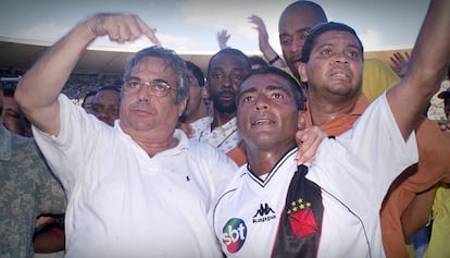 Eurico ao lado de Romário, em 2001.