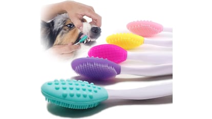 Cepillo de dientes para perros fabricado en silicona.