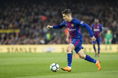 Coutinho conduce el balón ante el Girona.