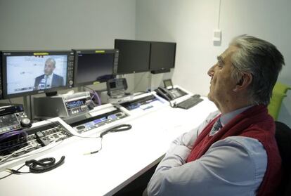 El médico Juan Carlos Martínez ha denunciado un supuesto entramado de patólogos que usan medios públicos para pruebas privadas.