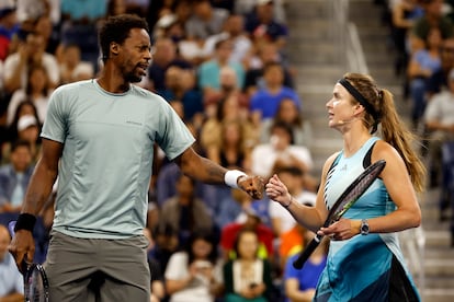 Gael Monfils y Elina Svitolina. Otra de las parejas más consolidadas y célebres del circuito es la formada por el francés y la ucrania, que comenzaron a salir en 2019. Se casaron dos años después y en 2022 tuvieron a su primera hija, llamada Skai. En palabras del propio Monfils, la dificultad de conciliar su carrera profesional con la paternidad, unida a la juventud de su esposa —ocho años menor que él— le ha hecho plantearse una retirada a corto plazo: “Es muy duro estar tan lejos de mi hija. Es un sacrificio que no quiero hacer. Estar siete semanas sin verla es demasiado difícil”.