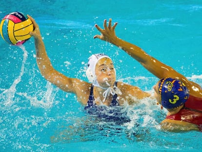 La jugadora de la selección española Anna Espar en el Europeo de Waterpolo disputado en Barcelona. 