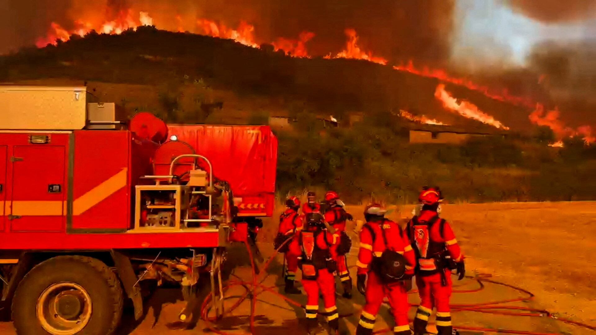 El incendio del municipio aragonés de Orés arrasa 12.000 hectáreas amenazando Uncastillo