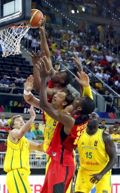 Jugada durante el Angola-Australia.