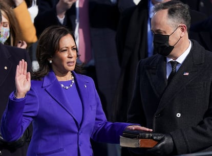 Kamala Harris se convierte en la primera mujer en asumir el cargo de vicepresidenta de Estados Unidos.