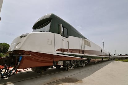 Talgo Serie 8, un modelo diseñado específicamente para el mercado norteamericano. En 2009, la empresa vendió dos trenes para cubrir la línea Milwaukee-Chicago, y otro para el trayecto Eugene-Vancouver.