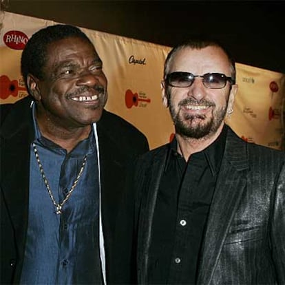 Billy Preston, junto a Ringo Starr, en octubre de 2005.