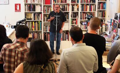 Paco Ignacio Taibo II, en la rueda de prensa en la librería Juan Rulfo, en Madrid.