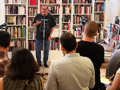 Paco Ignacio Taibo II, en la rueda de prensa en la librería Juan Rulfo, en Madrid.