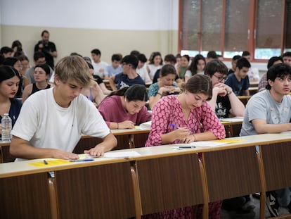 Estudiantes durante el examen de selectividad, el pasado mes de junio.