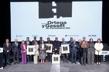 Foto de familia de los ganadores de los Premios Ortega y Gasset de Periodismo 2023.
