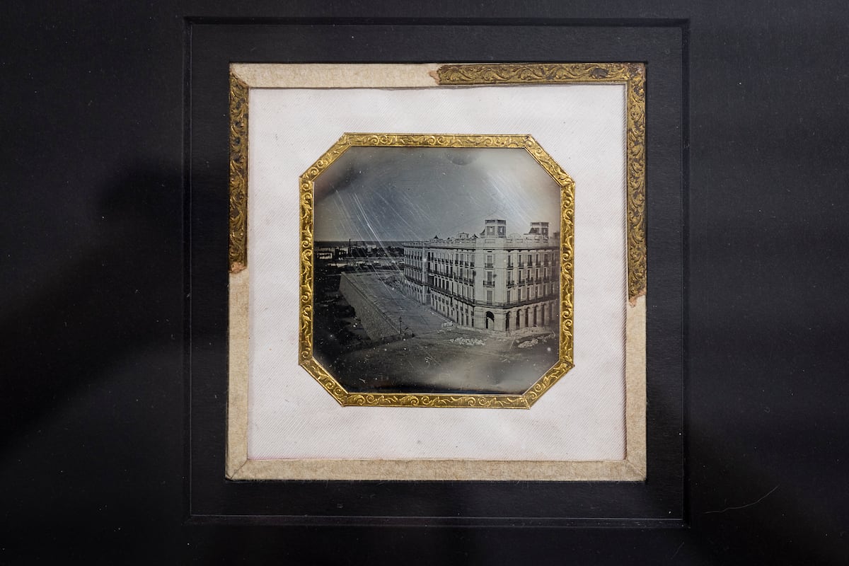 Un daguerrotipo de la Barcelona de 1848: una de las joyas adquiridas por la Generalitat en 2025